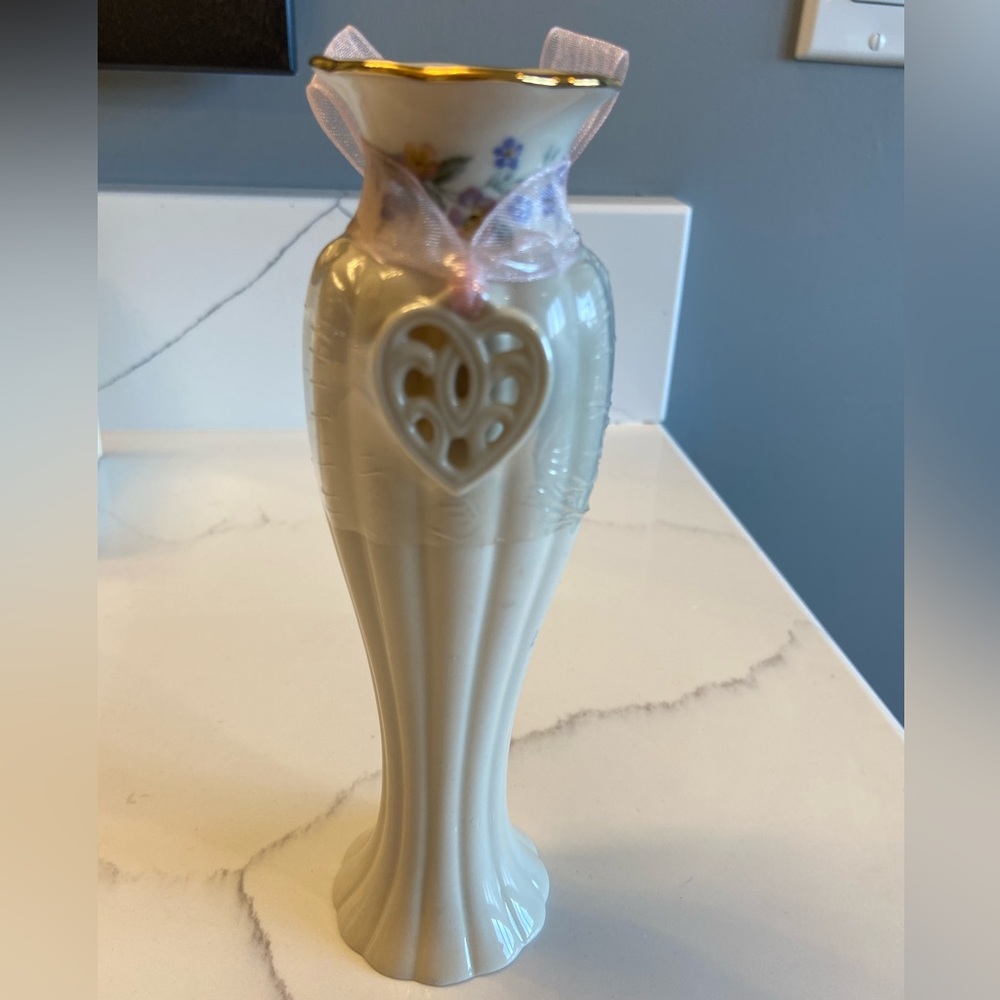Lenox Mothers Day Vase Original Box Gold Rim Heart Charm Pink Bow Flowers 6.5”